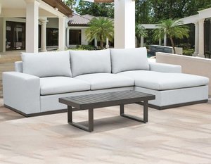 Wyatt Outdoor Sectional and Cocktail Table